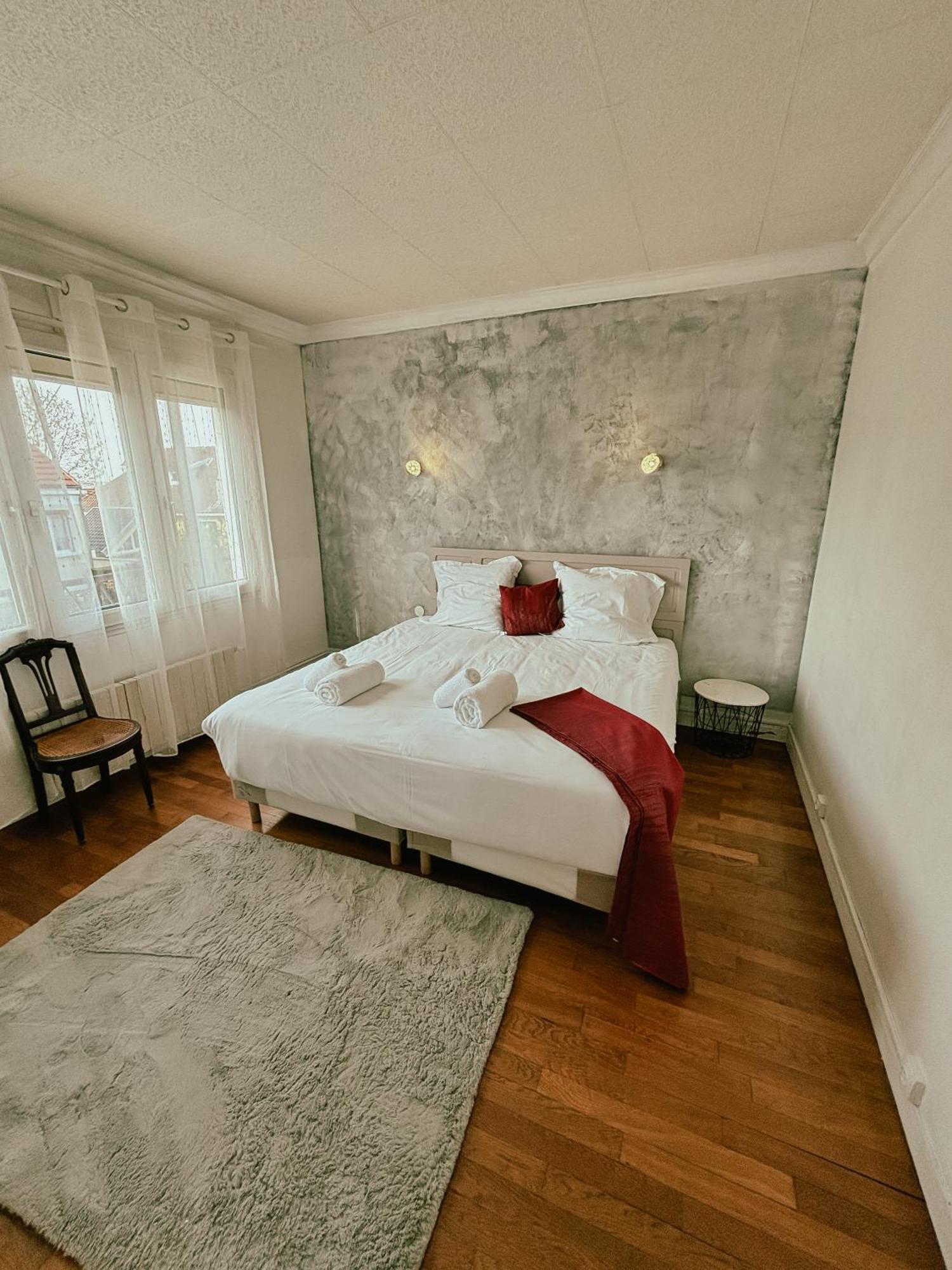 Duplex Avec Jardin - Proche Paris - Disneyland - Rer - Noisy-le-Grand Esterno foto