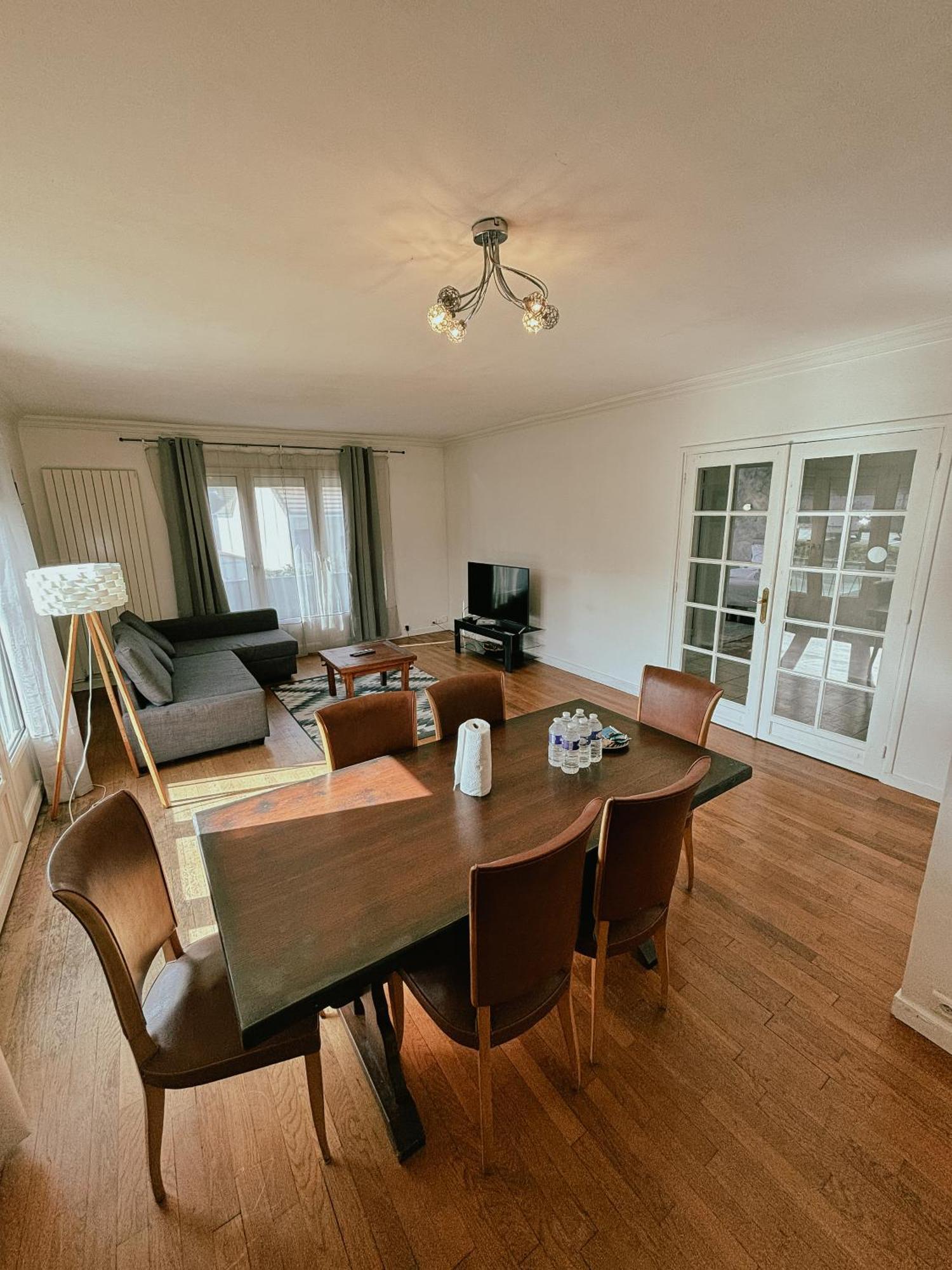 Duplex Avec Jardin - Proche Paris - Disneyland - Rer - Noisy-le-Grand Esterno foto